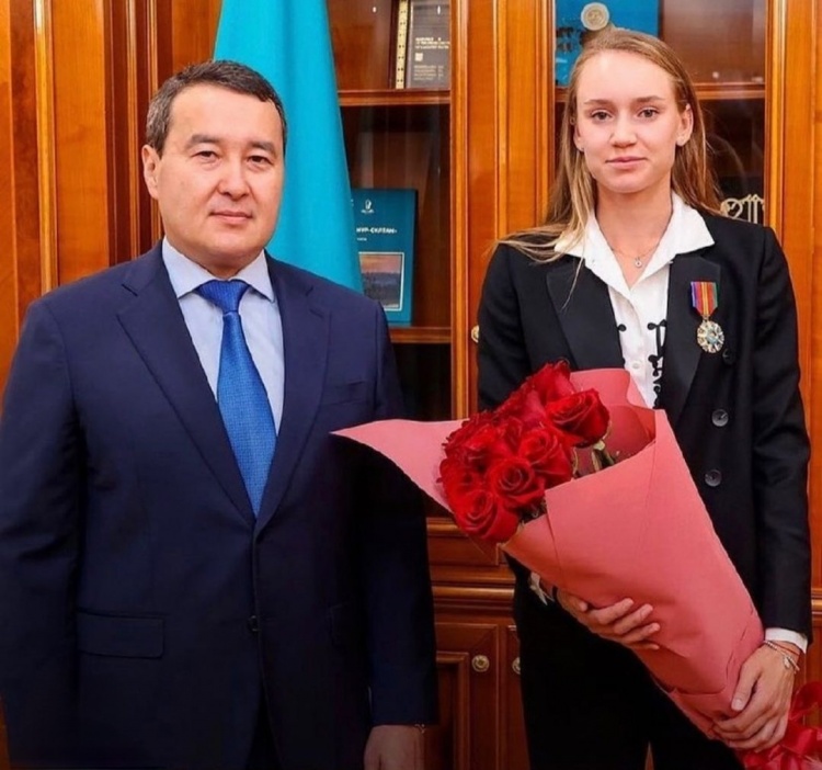 众视野中伴 众视野中伴