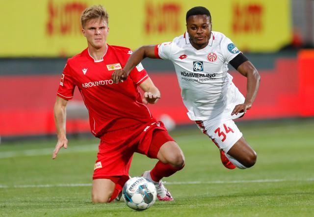 轮较量中 轮较量中