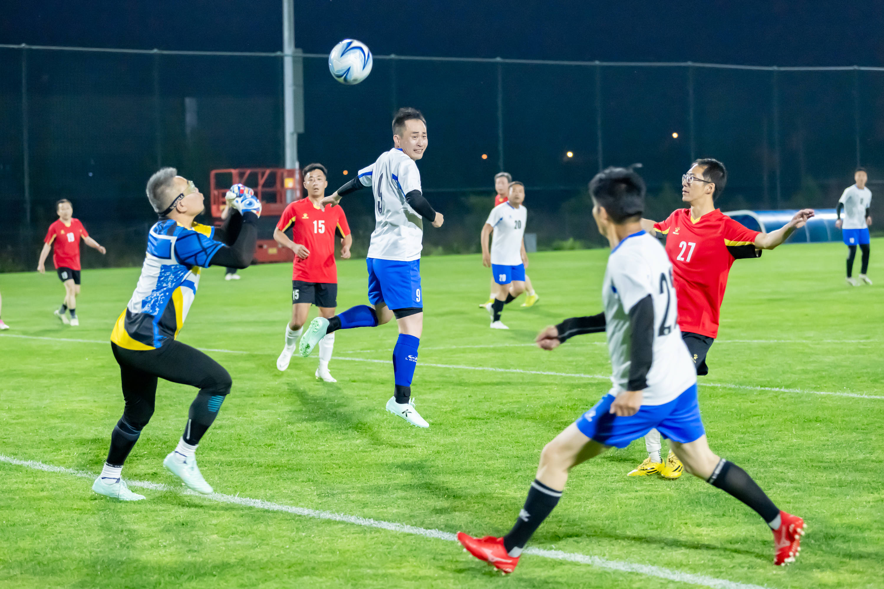 了足球比赛 了足球比赛